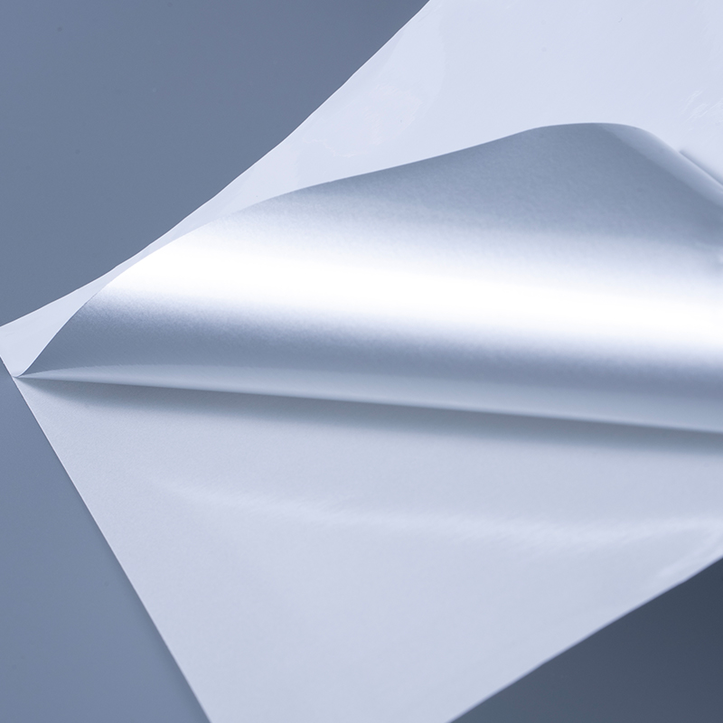 25mic sjajna bijela samoljepljiva poliesterska folija s akrilnim ljepilom na bazi vode za inkjet ispis